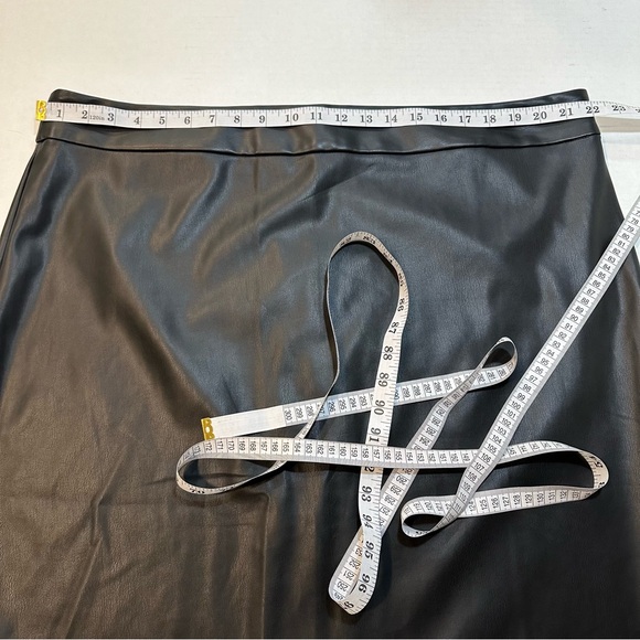 Universal Standard Sillaro Vegan Leather Skirt Black, New w/ Tags, Size 22 - Picture 13 of 15